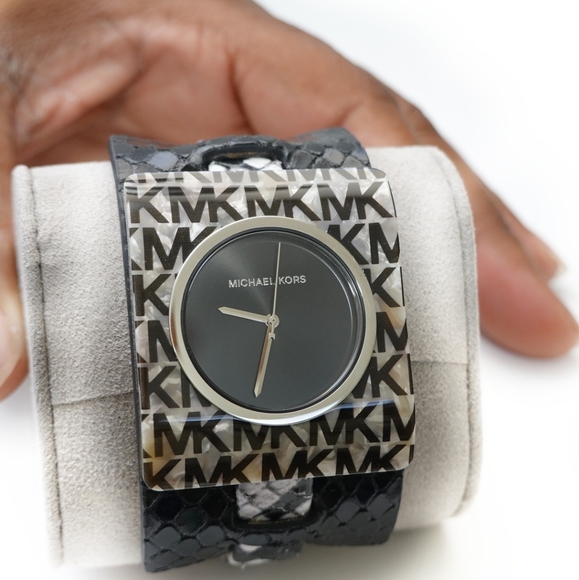 Michael Kors Willa 3-Hand Multicolor Leather Watch - Picture 4 of 10